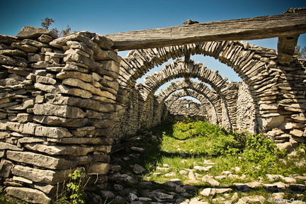 Balade autour des bergeries de Redortiers du Contadour sur les hauteurs de Banon